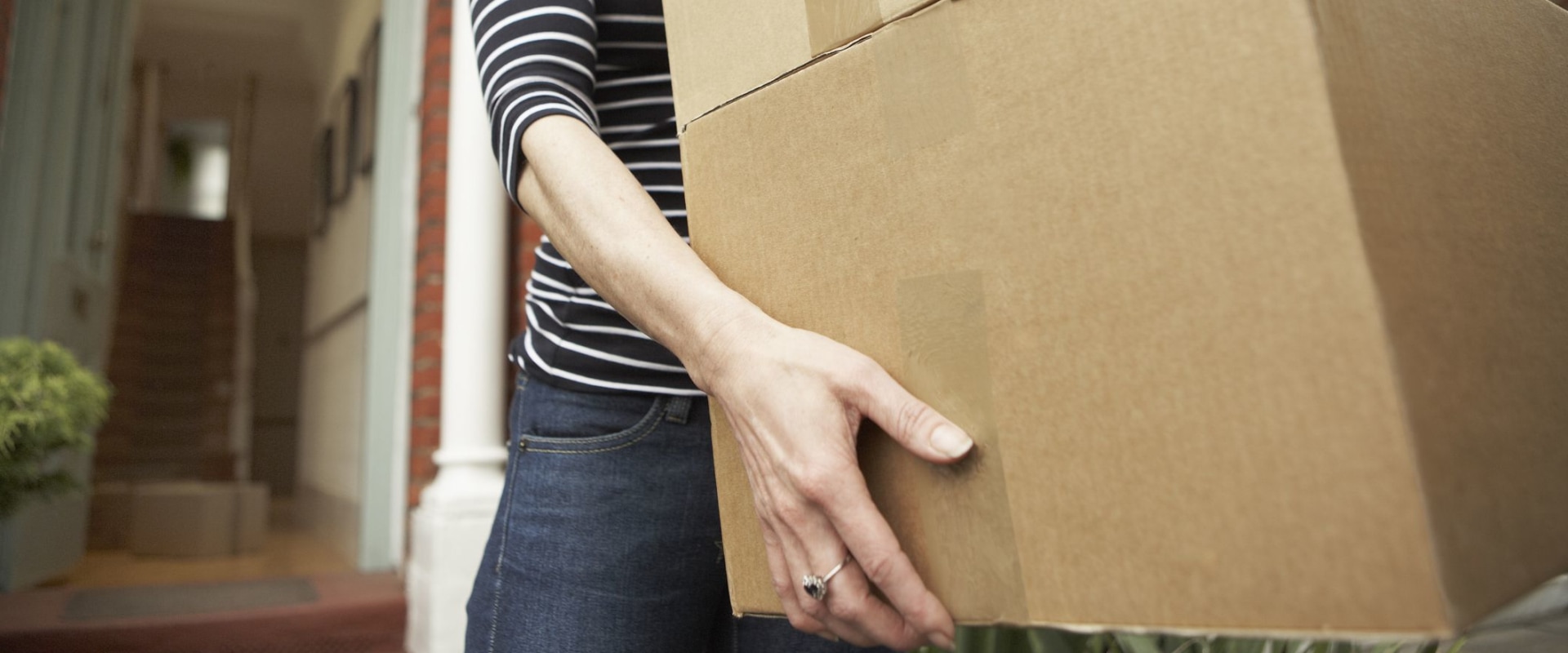 The Best Day to Move House: Expert Tips